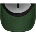 petten-gebogen-groen-snapback-a-frame-oval-patch-foam-van-new-era