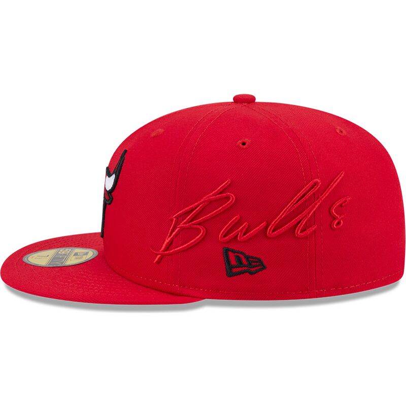 petten-plat-rood-fitted-59fifty-side-script-van-chicago-bulls-nba-van-new-era petten-plat-rood-fitted-59fifty-side-script-van-chicago-bulls-nba-van-new-era