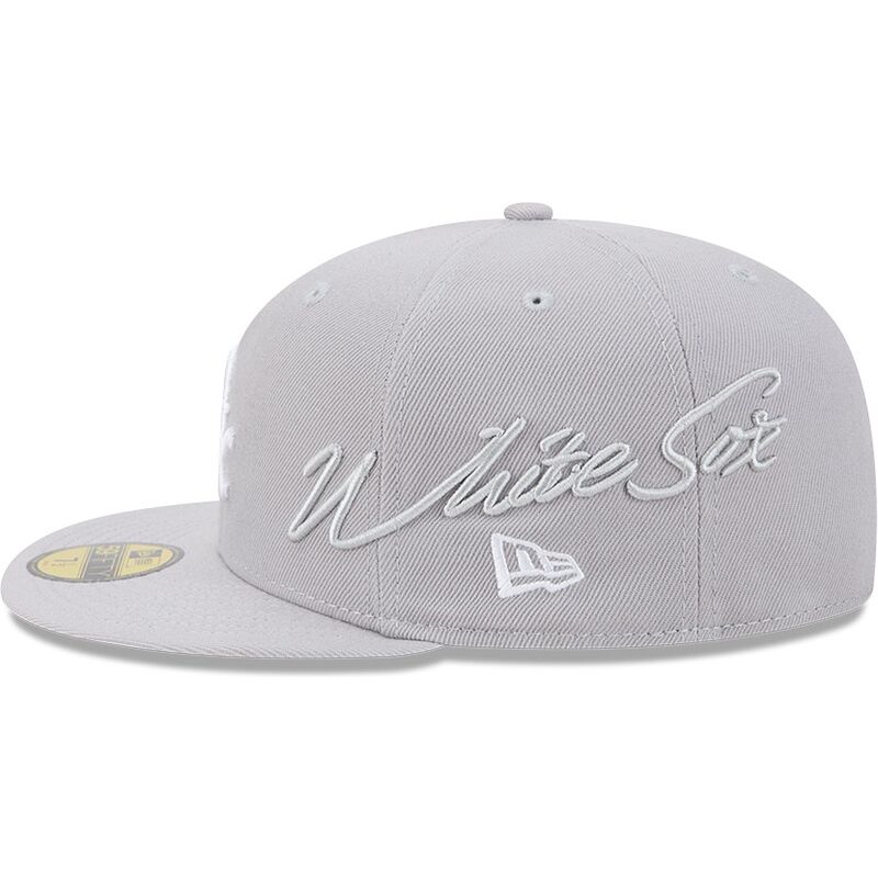 petten-plat-grijs-fitted-59fifty-side-script-van-chicago-white-sox-mlb-van-new-era