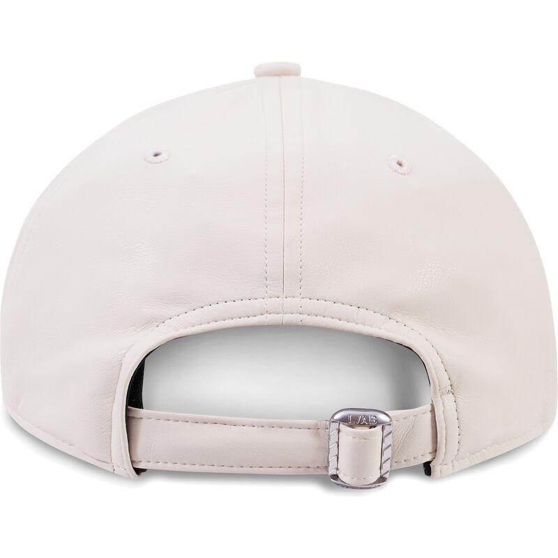 petten-gebogen-beige-verstelbaar-clamp-arrows-pu-leather-van-l-ab-c-o-off-white petten-gebogen-beige-verstelbaar-clamp-arrows-pu-leather-van-l-ab-c-o-off-white