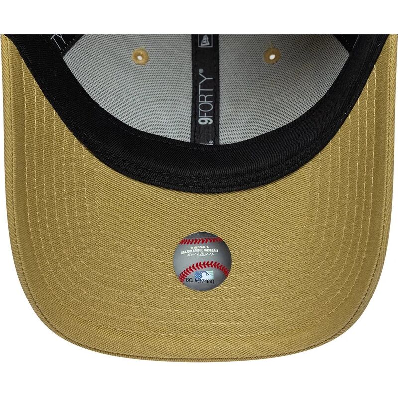 petten-gebogen-khaki-verstelbaar-9forty-league-essential-van-new-york-yankees-mlb-van-new-era