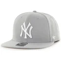 petten-plat-grijs-snapback-tejido-vaquero-van-new-york-yankees-mlb-van-47-brand