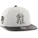 petten-plat-grijs-snapback-lateral-van-new-york-yankees-mlb-van-47-brand