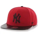 petten-plat-rood-snapback-brillante-van-new-york-yankees-mlb-van-47-brand