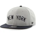petten-plat-grijs-snapback-lateral-van-new-york-yankees-mlb-van-47-brand