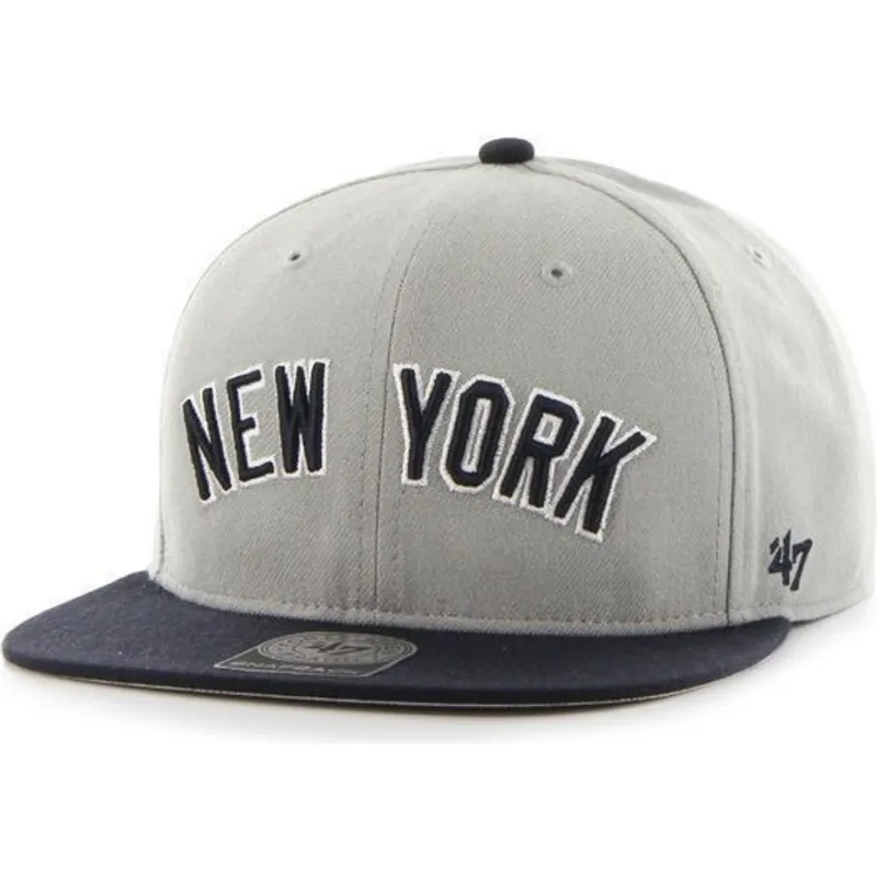petten-plat-grijs-snapback-lateral-van-new-york-yankees-mlb-van-47-brand