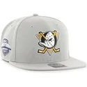 petten-plat-grijs-snapback-van-anaheim-ducks-nhl-van-47-brand